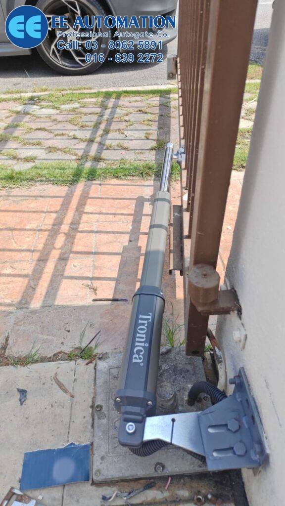 Tronica 929 Swing Autogate Kinrara