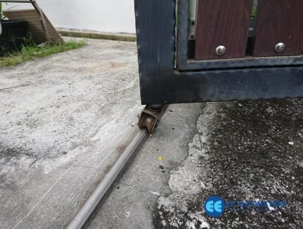 auto gate roller