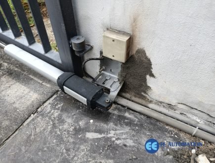 autogate bracket